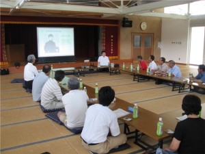 2008/08/09興居島での交流会説明風景